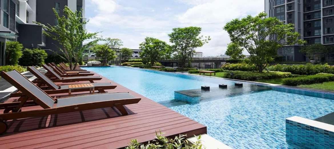 Ideo Mobi Condo Bangkok Bagian luar foto